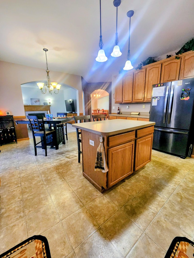 1612 Whisper Glen Drive, Plainfield, IL 60586