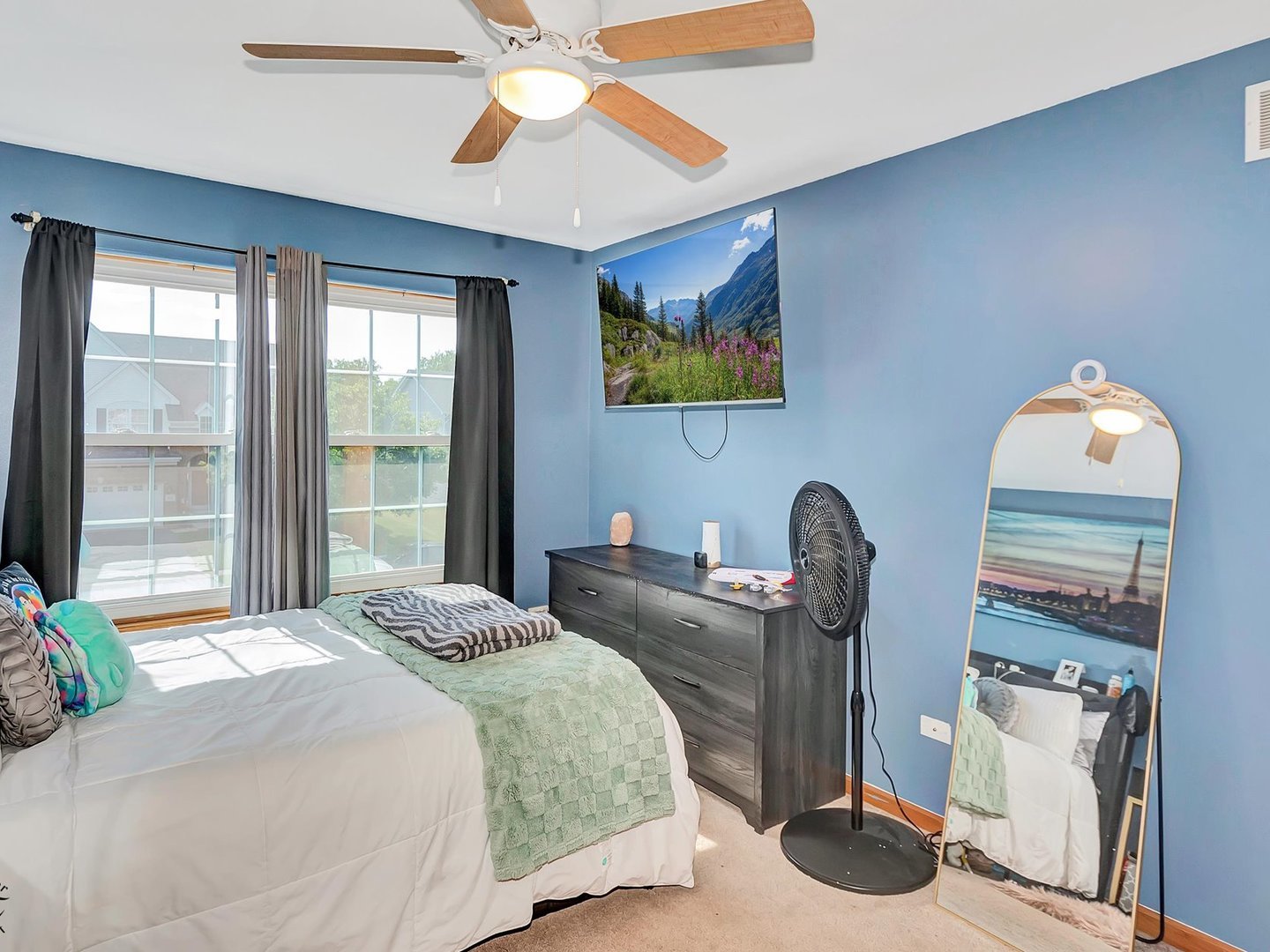 1612 Whisper Glen Drive, Plainfield, IL 60586