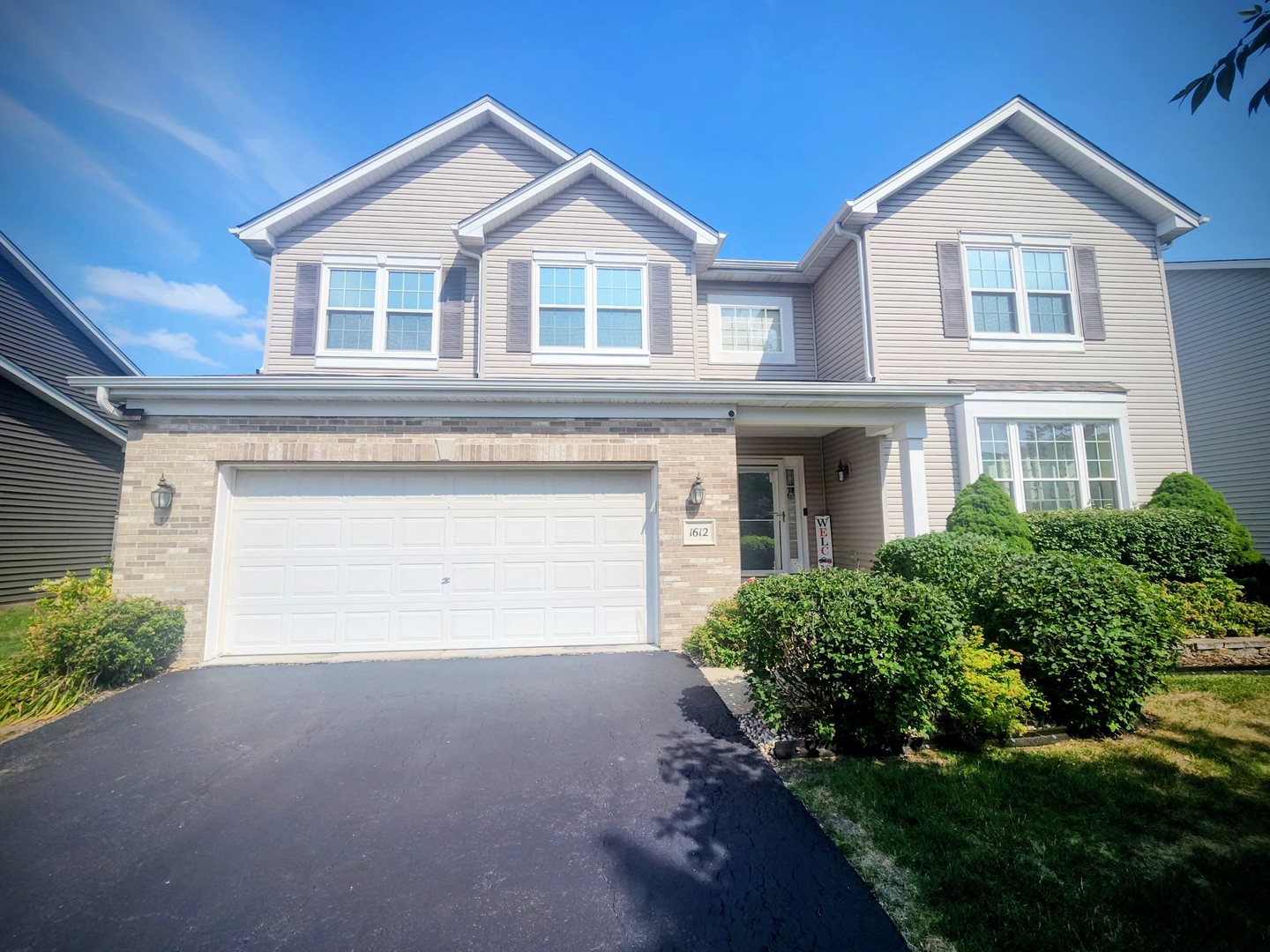 1612 Whisper Glen Drive, Plainfield, IL 60586