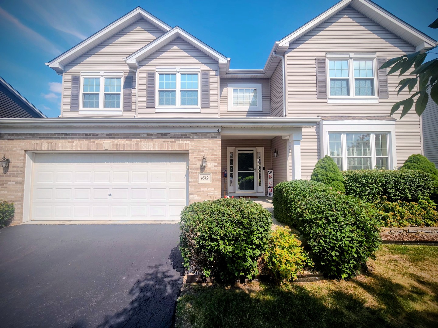 1612 Whisper Glen Drive, Plainfield, IL 60586