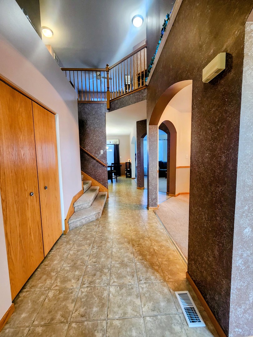 1612 Whisper Glen Drive, Plainfield, IL 60586