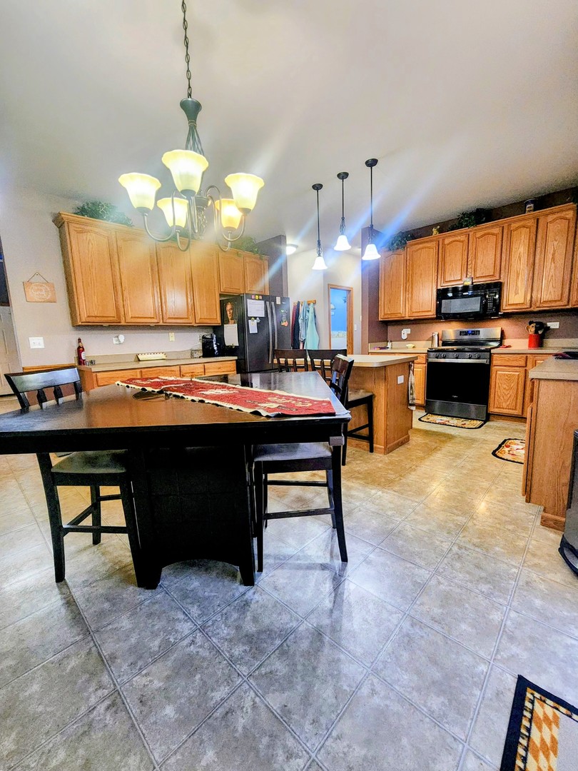 1612 Whisper Glen Drive, Plainfield, IL 60586