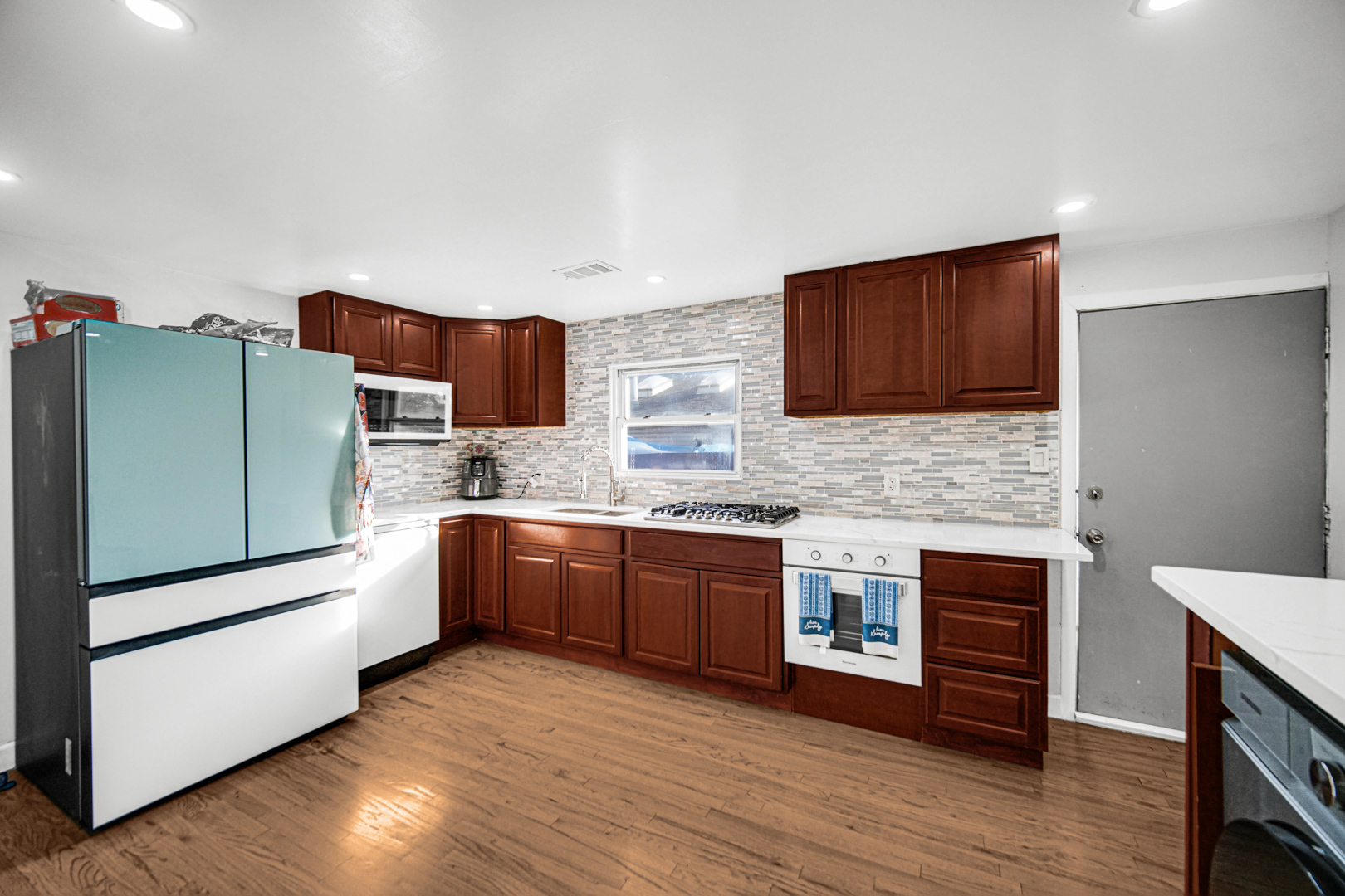 9953 Elm Circle Drive, Oak Lawn, IL 60453