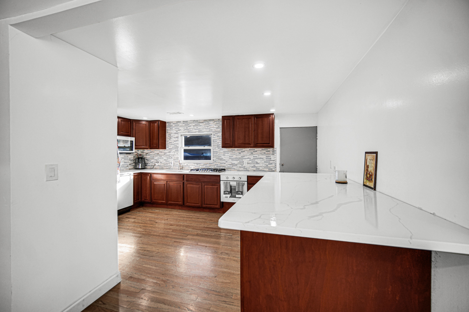 9953 Elm Circle Drive, Oak Lawn, IL 60453