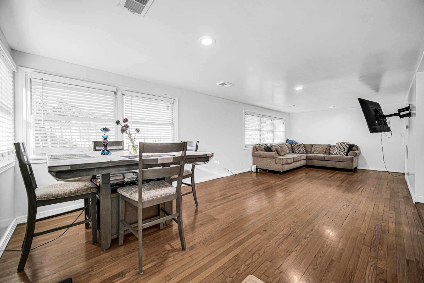 9953 Elm Circle Drive, Oak Lawn, IL 60453
