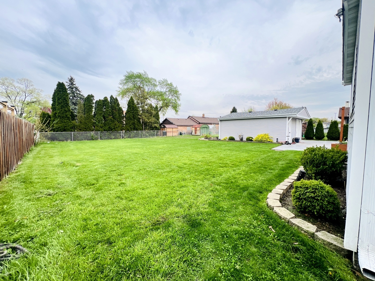 8605 Leclaire Avenue, Burbank, IL 60459