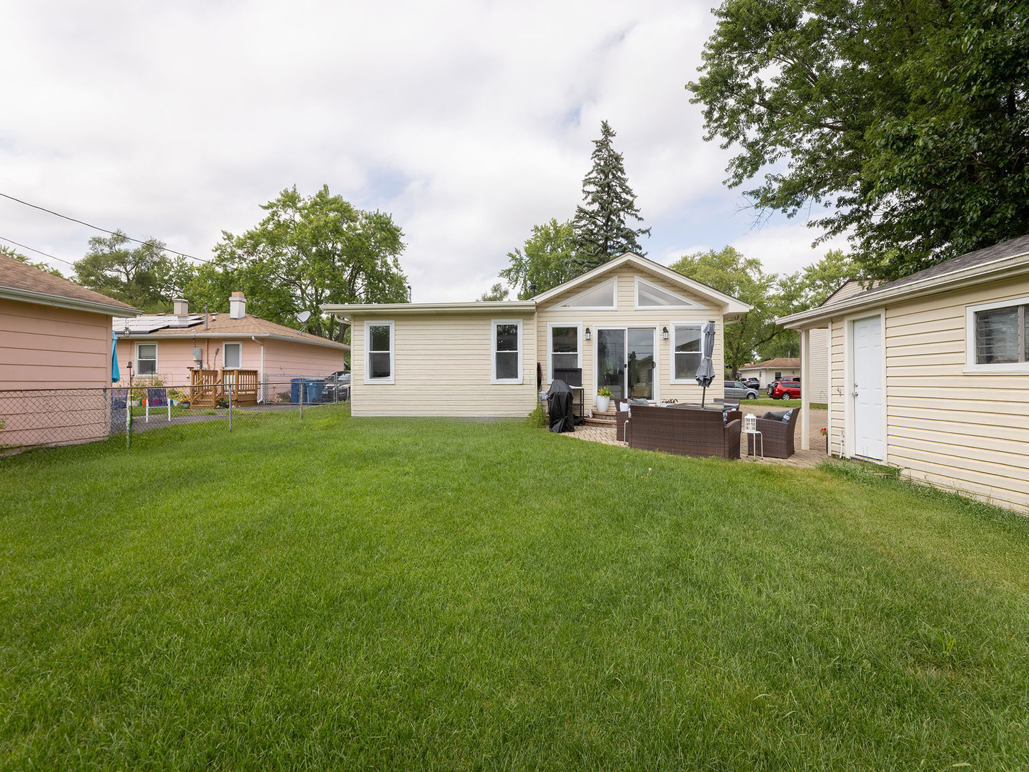 1649 Park Avenue, Hanover Park, IL 60133