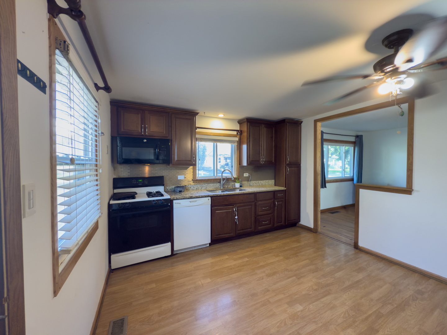 512 N Emroy Avenue, Elmhurst, IL 60126