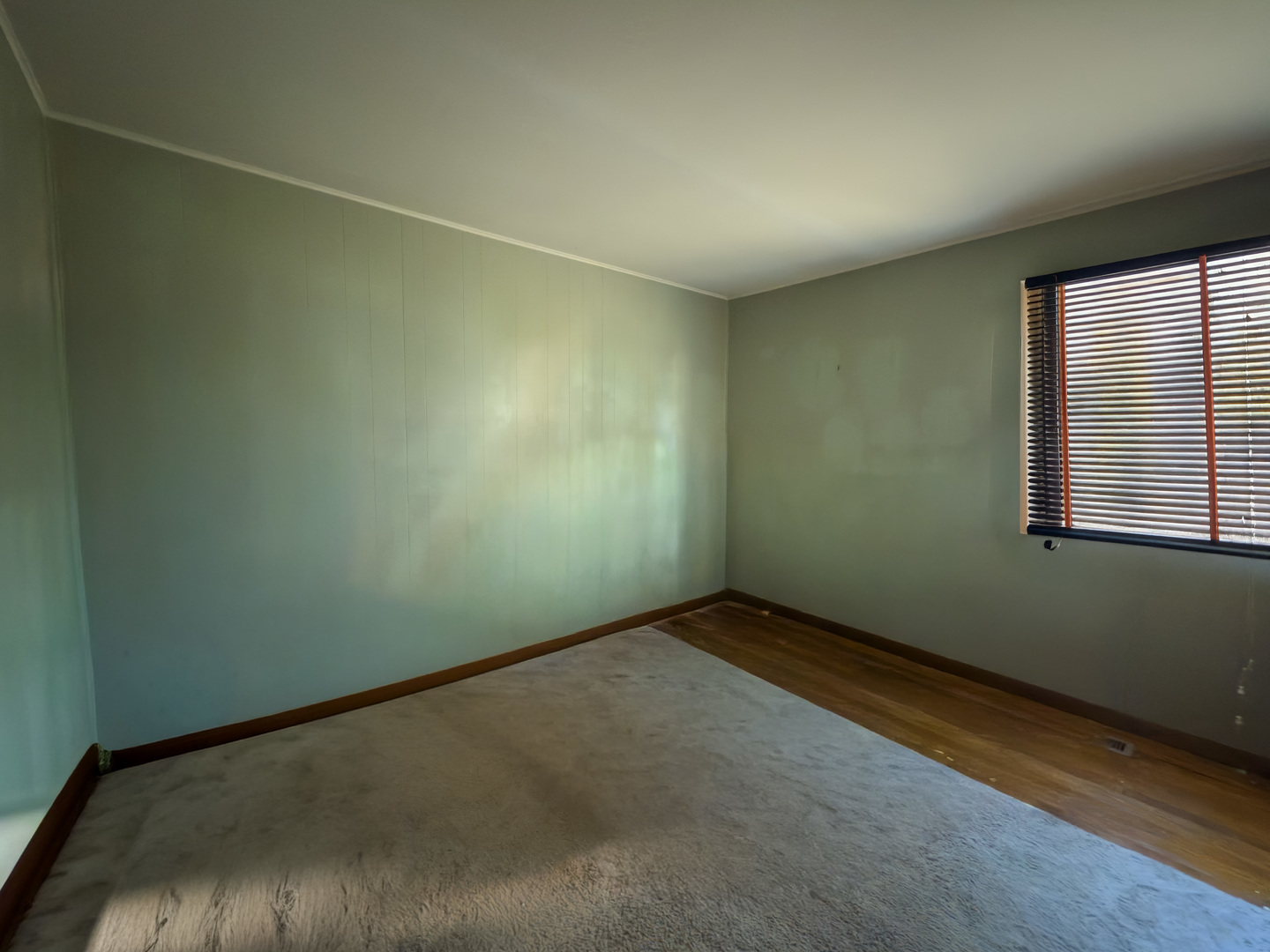512 N Emroy Avenue, Elmhurst, IL 60126