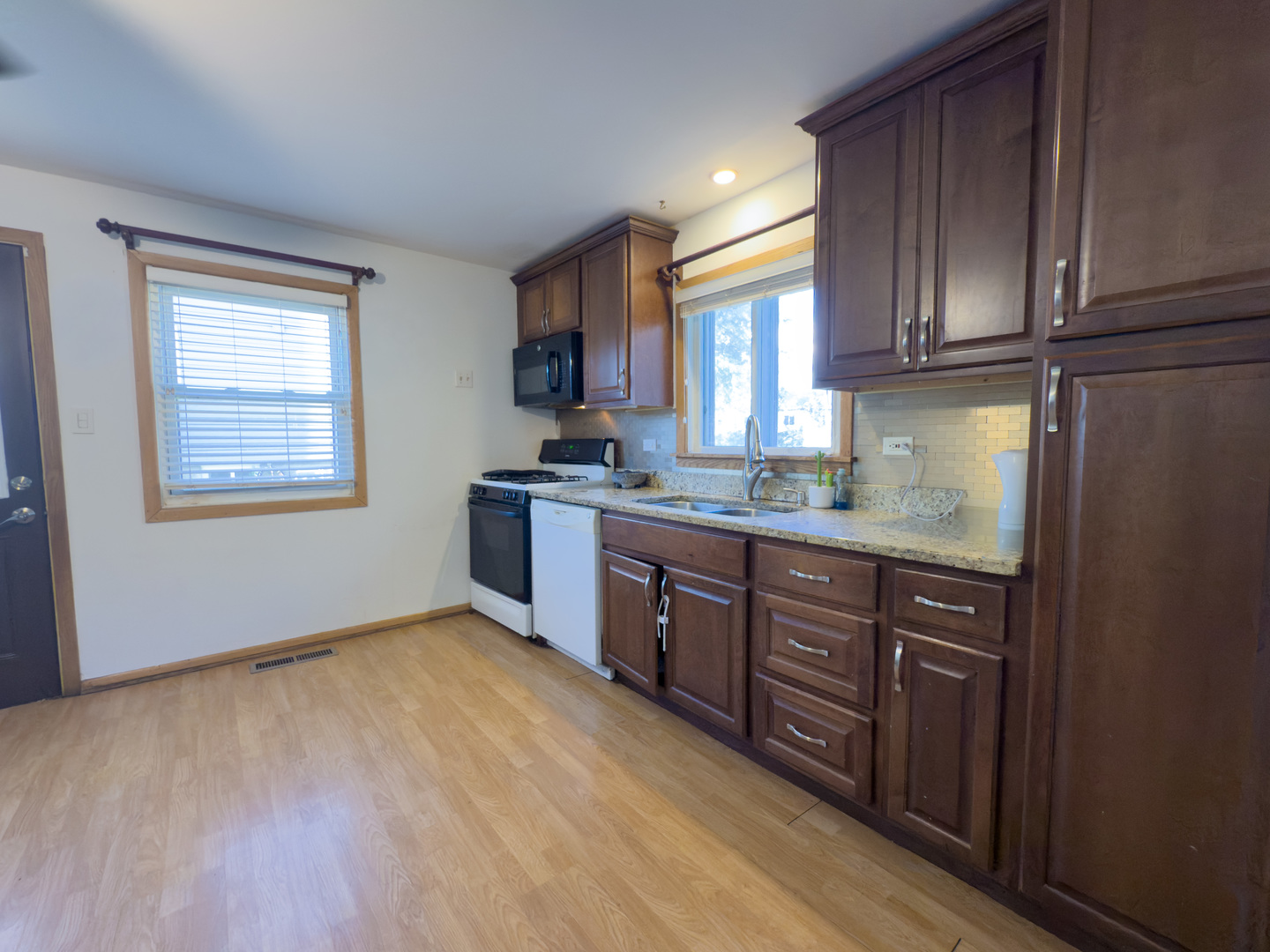 512 N Emroy Avenue, Elmhurst, IL 60126