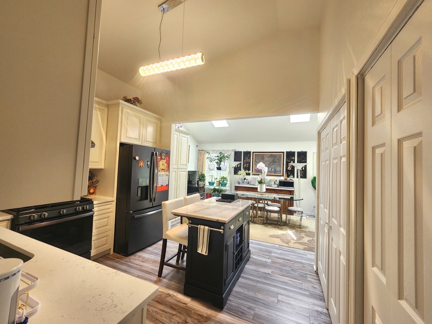1520 Trescott Street, Mundelein, IL 60060