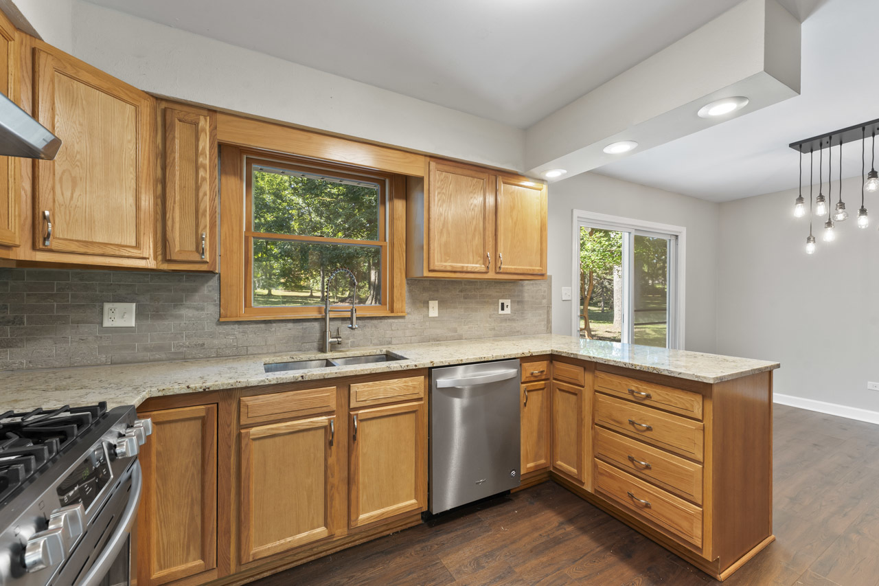36332 N Hawthorne Lane, Ingleside, IL 60041