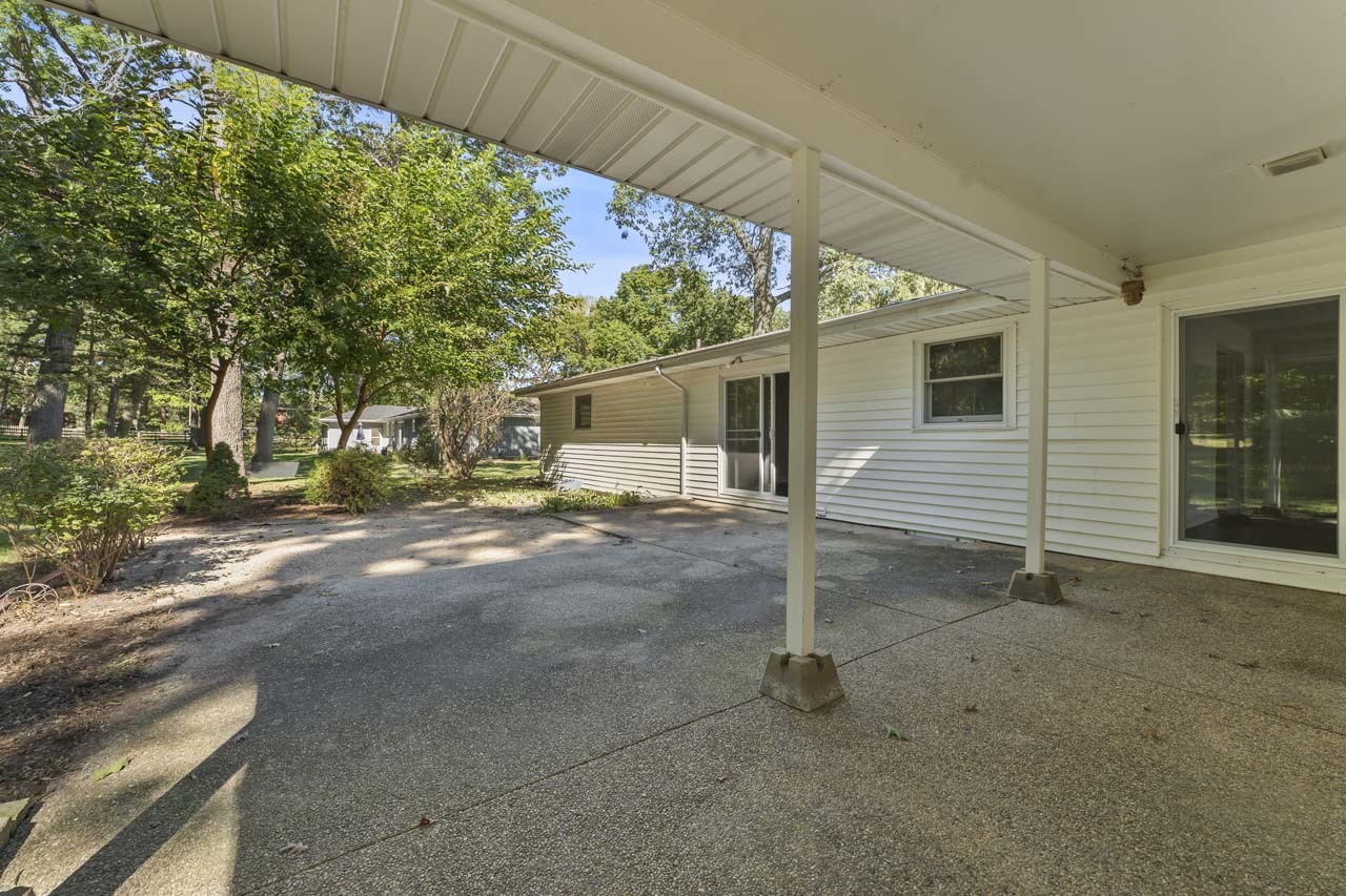 36332 N Hawthorne Lane, Ingleside, IL 60041