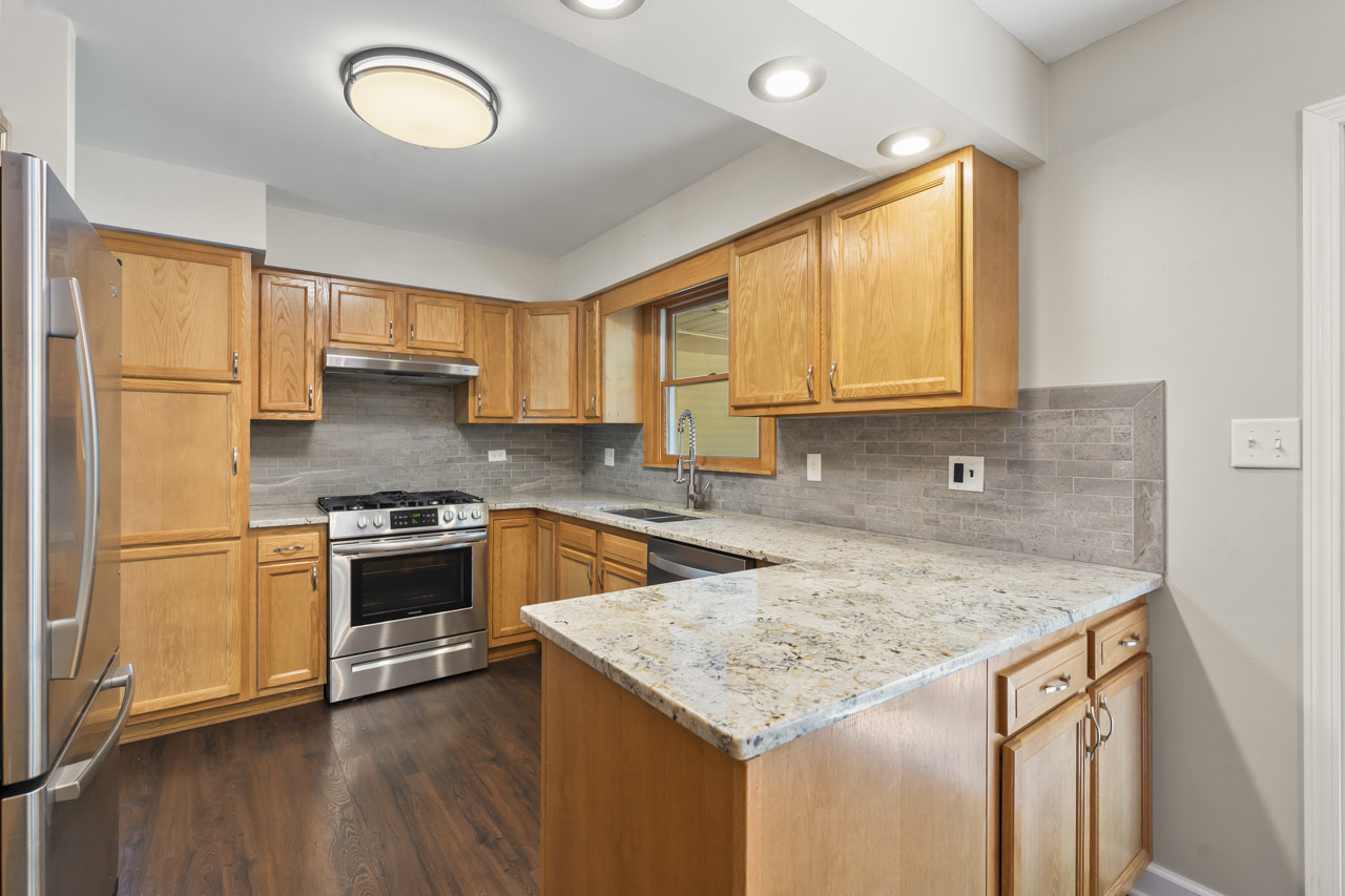 36332 N Hawthorne Lane, Ingleside, IL 60041
