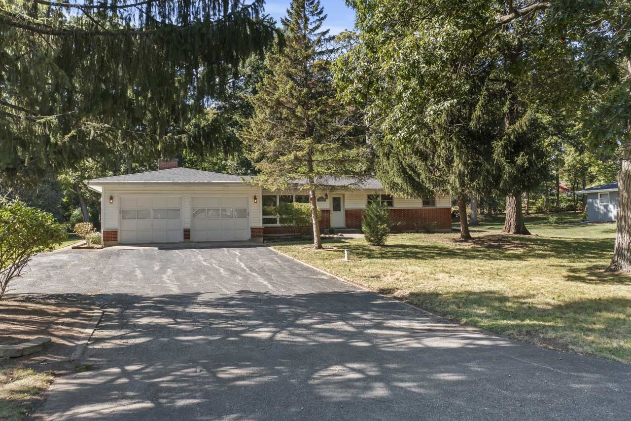 36332 N Hawthorne Lane, Ingleside, IL 60041