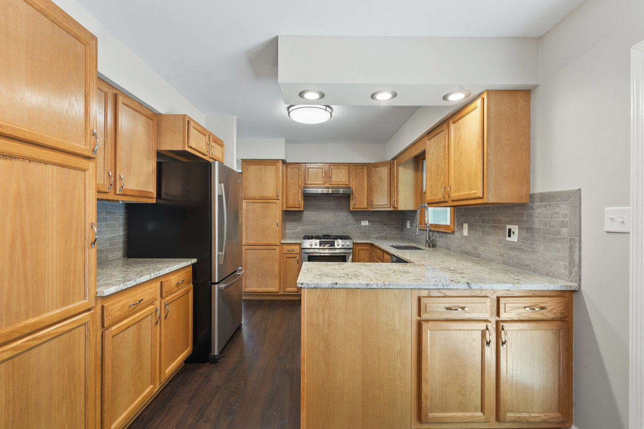 36332 N Hawthorne Lane, Ingleside, IL 60041