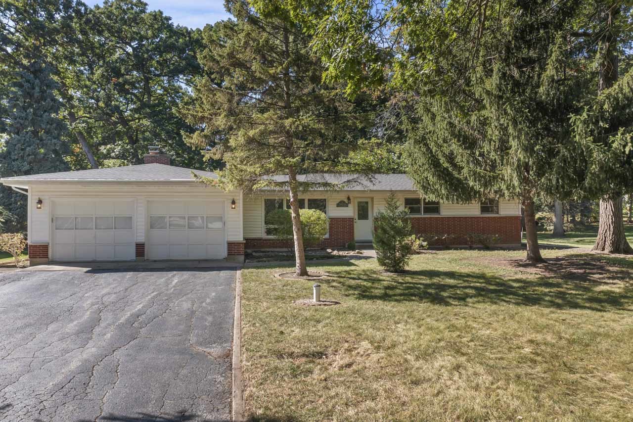 36332 N Hawthorne Lane, Ingleside, IL 60041