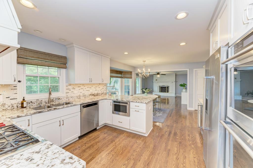705 Potomac Avenue, Naperville, IL 60565