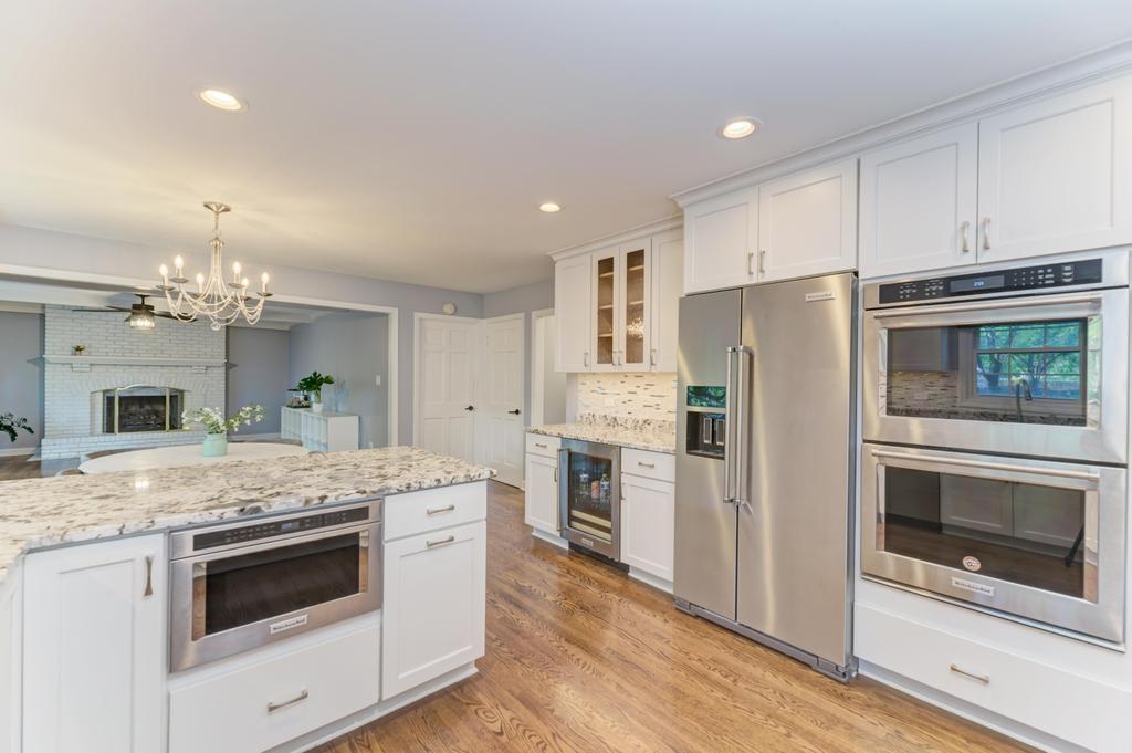 705 Potomac Avenue, Naperville, IL 60565