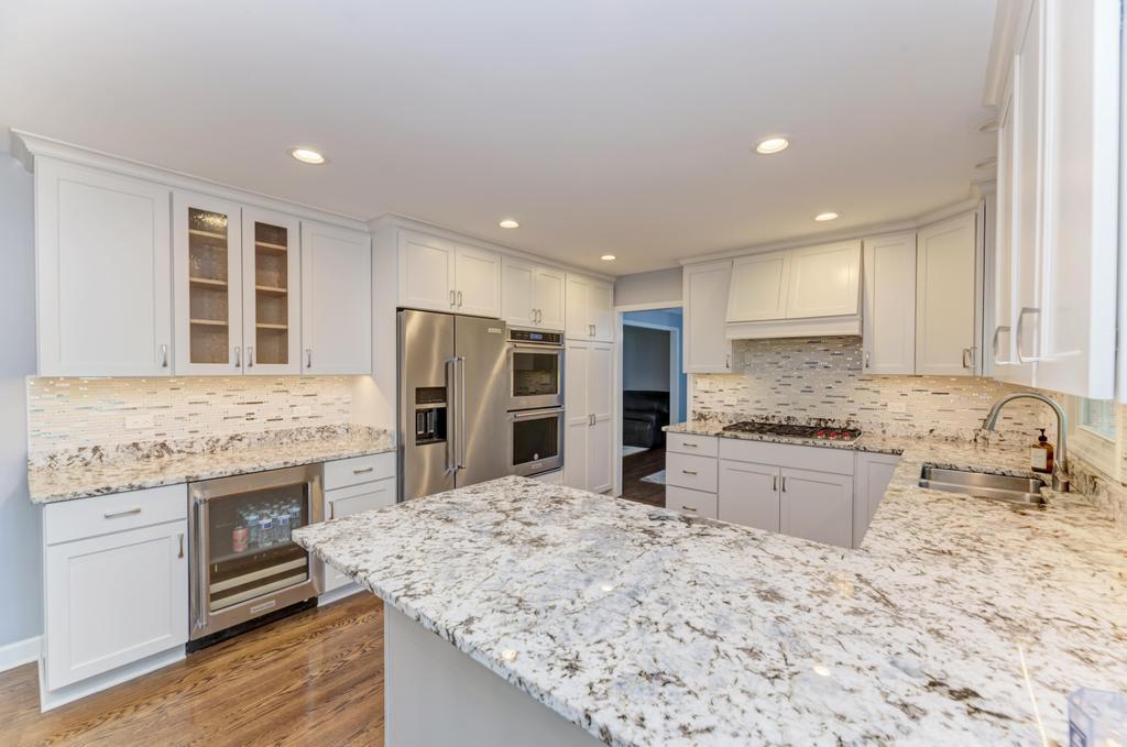 705 Potomac Avenue, Naperville, IL 60565