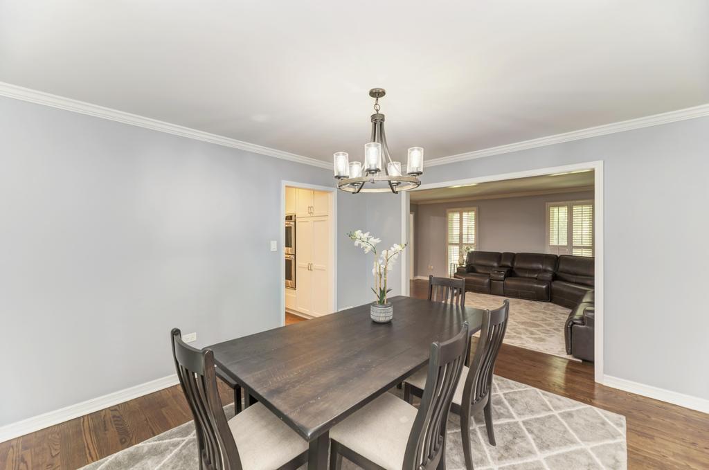 705 Potomac Avenue, Naperville, IL 60565