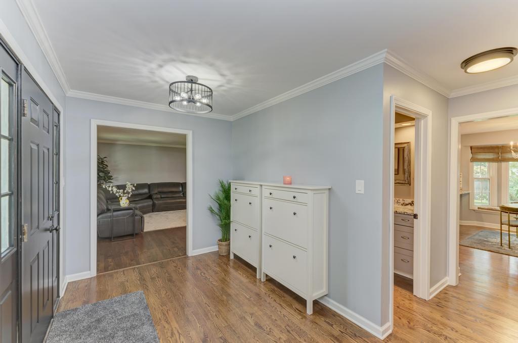 705 Potomac Avenue, Naperville, IL 60565