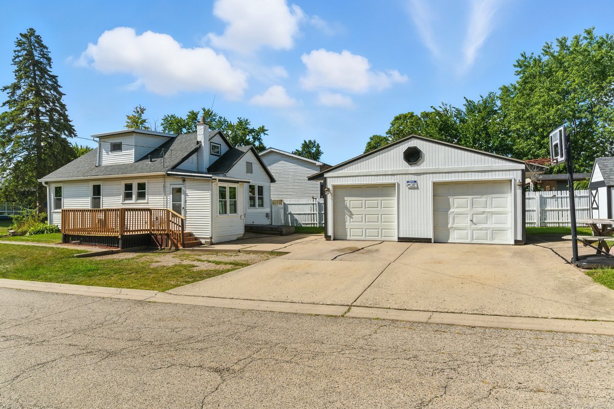 10 N Channel Drive, Round Lake Beach, IL 60073
