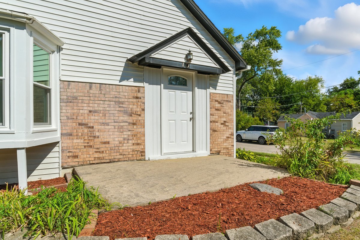 10 N Channel Drive, Round Lake Beach, IL 60073