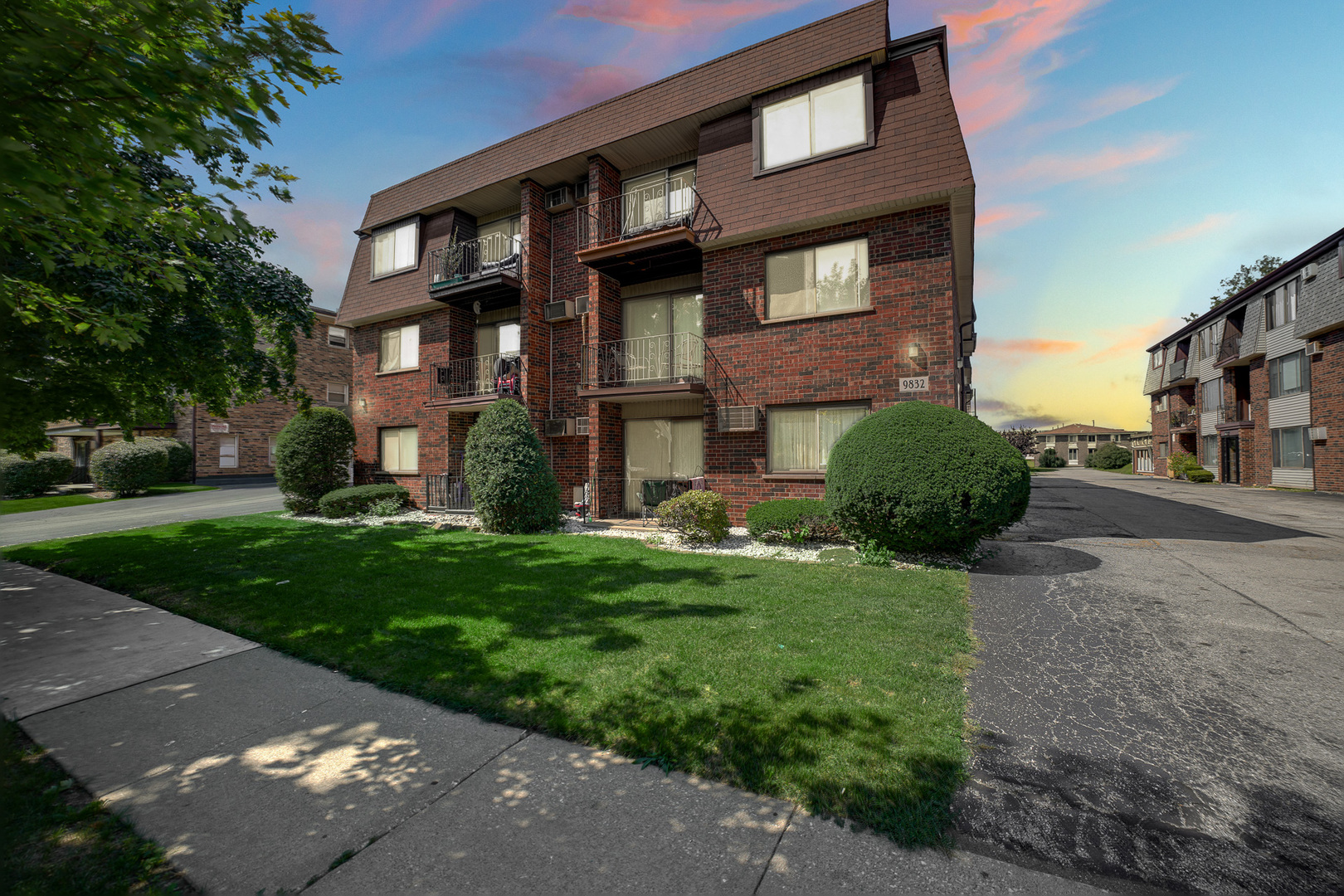 9832 Nottingham Avenue #6, Chicago Ridge, IL 60415