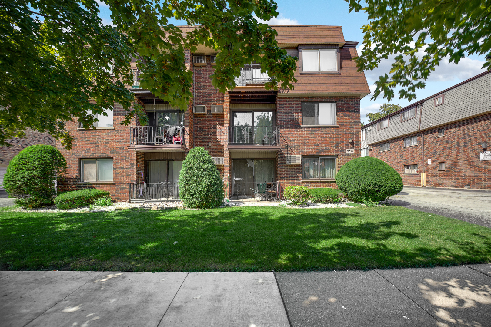 9832 Nottingham Avenue #6, Chicago Ridge, IL 60415