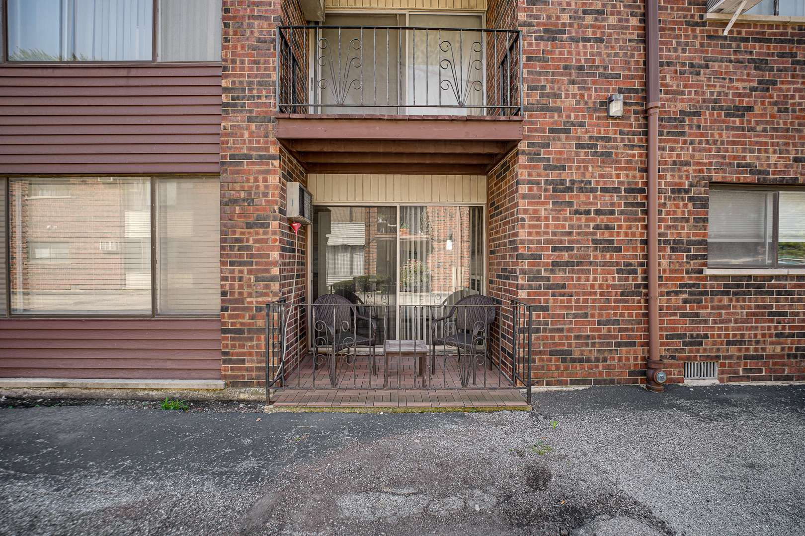 9832 Nottingham Avenue #6, Chicago Ridge, IL 60415