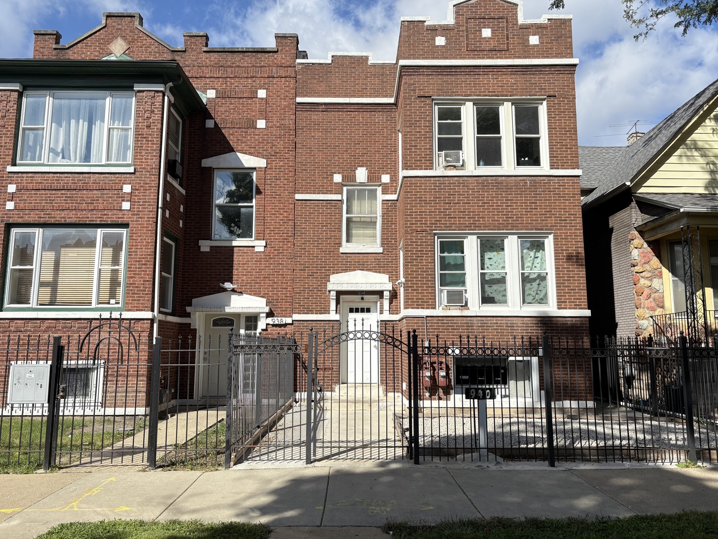 940 N Leclaire Avenue, Chicago, IL 60651