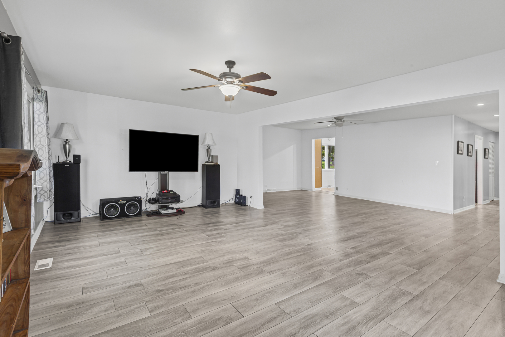 7664 Willow Avenue, Woodridge, IL 60517