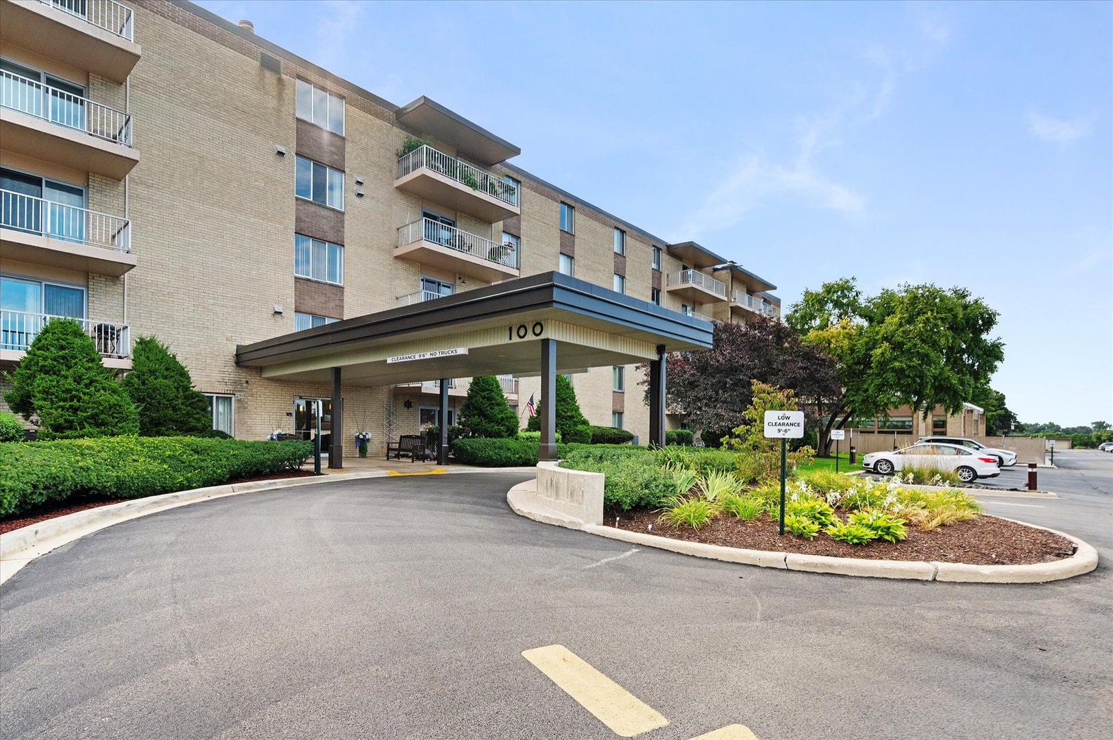 100 W Butterfield Road #101N, Elmhurst, IL 60126