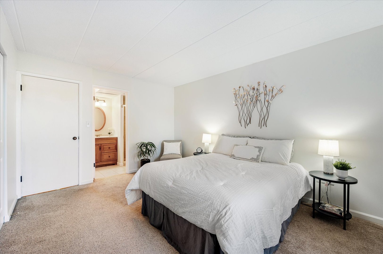 100 W Butterfield Road #101N, Elmhurst, IL 60126