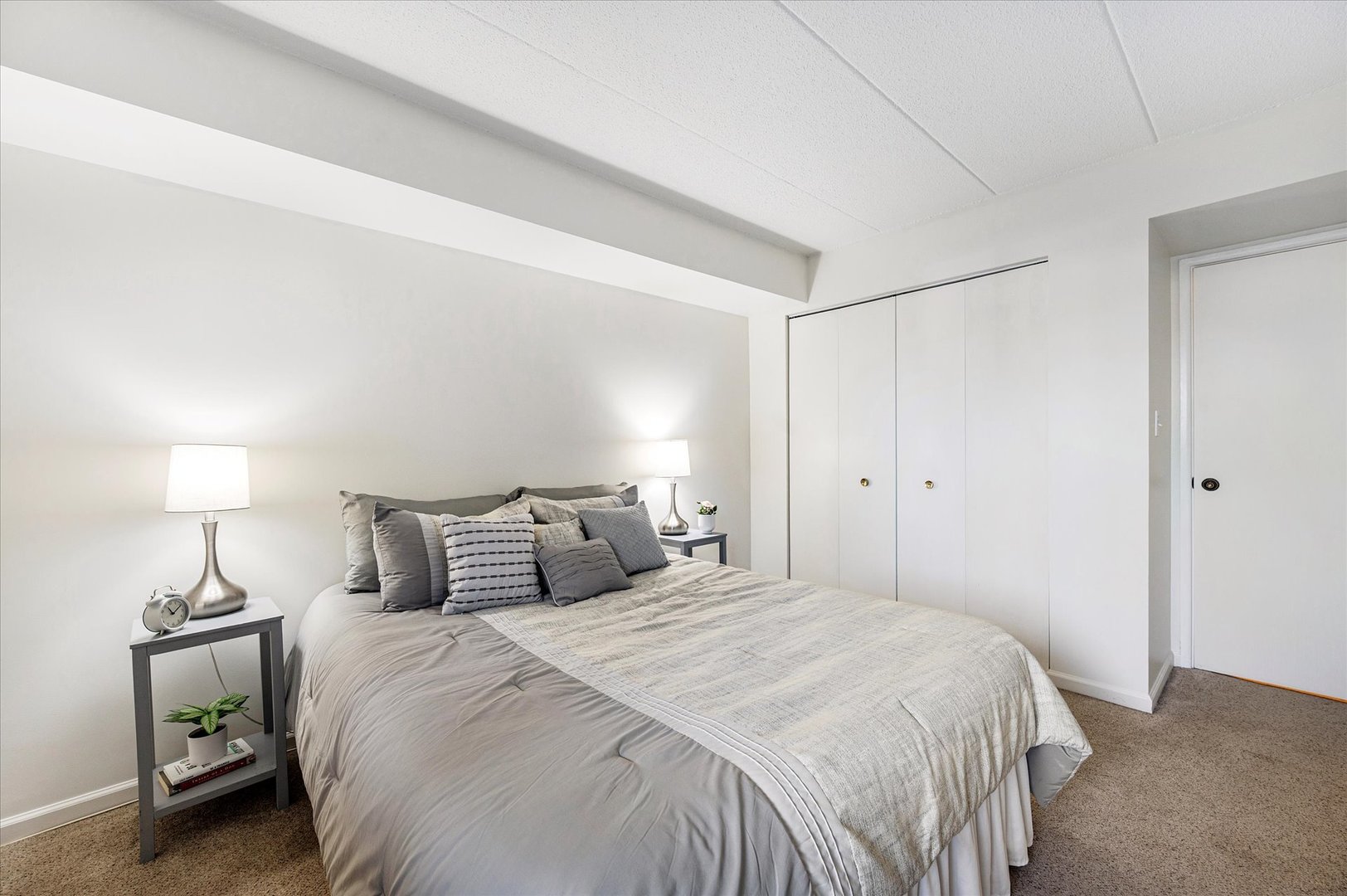 100 W Butterfield Road #101N, Elmhurst, IL 60126