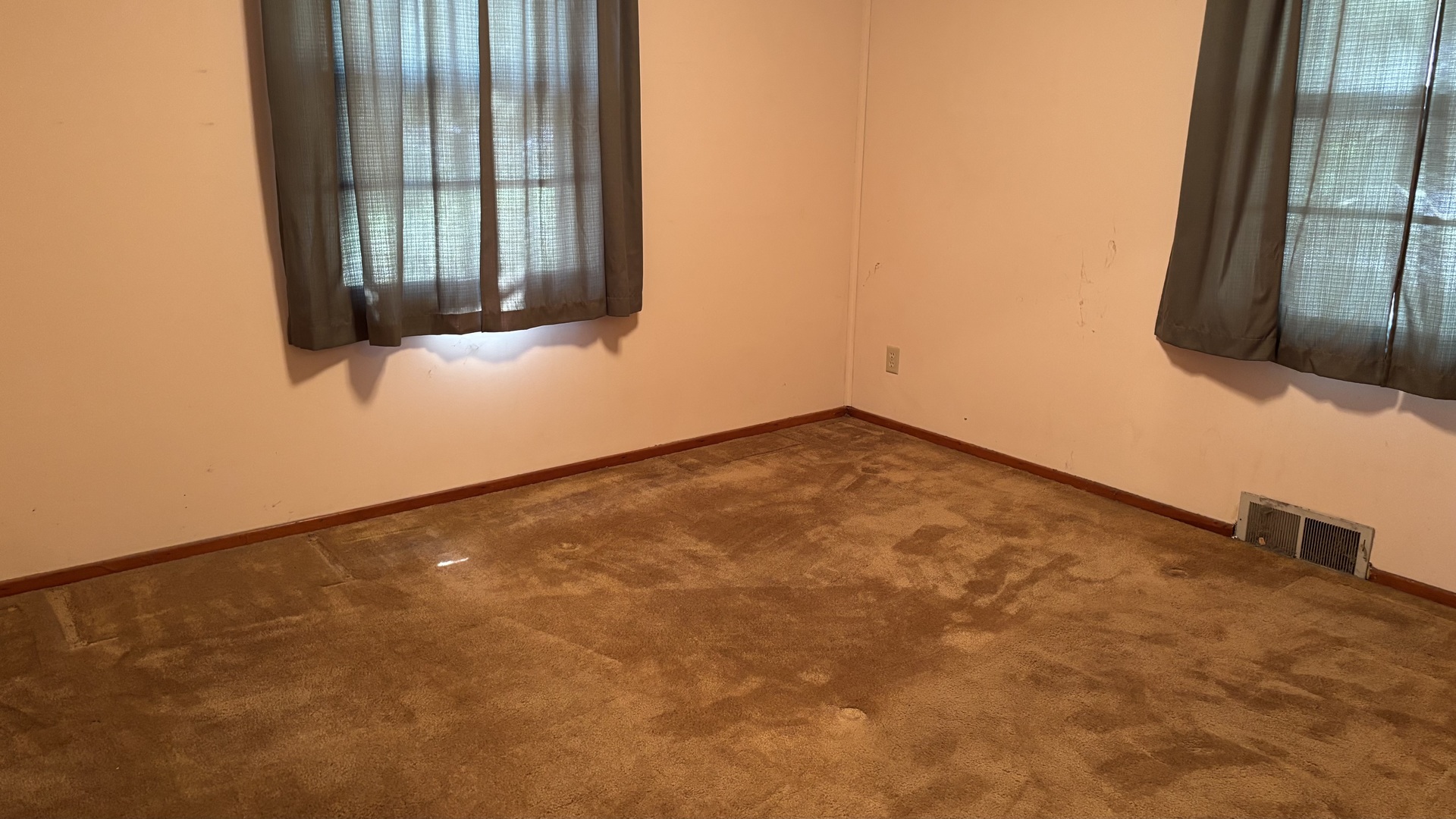 2207 EMMAUS Avenue, Zion, IL 60099