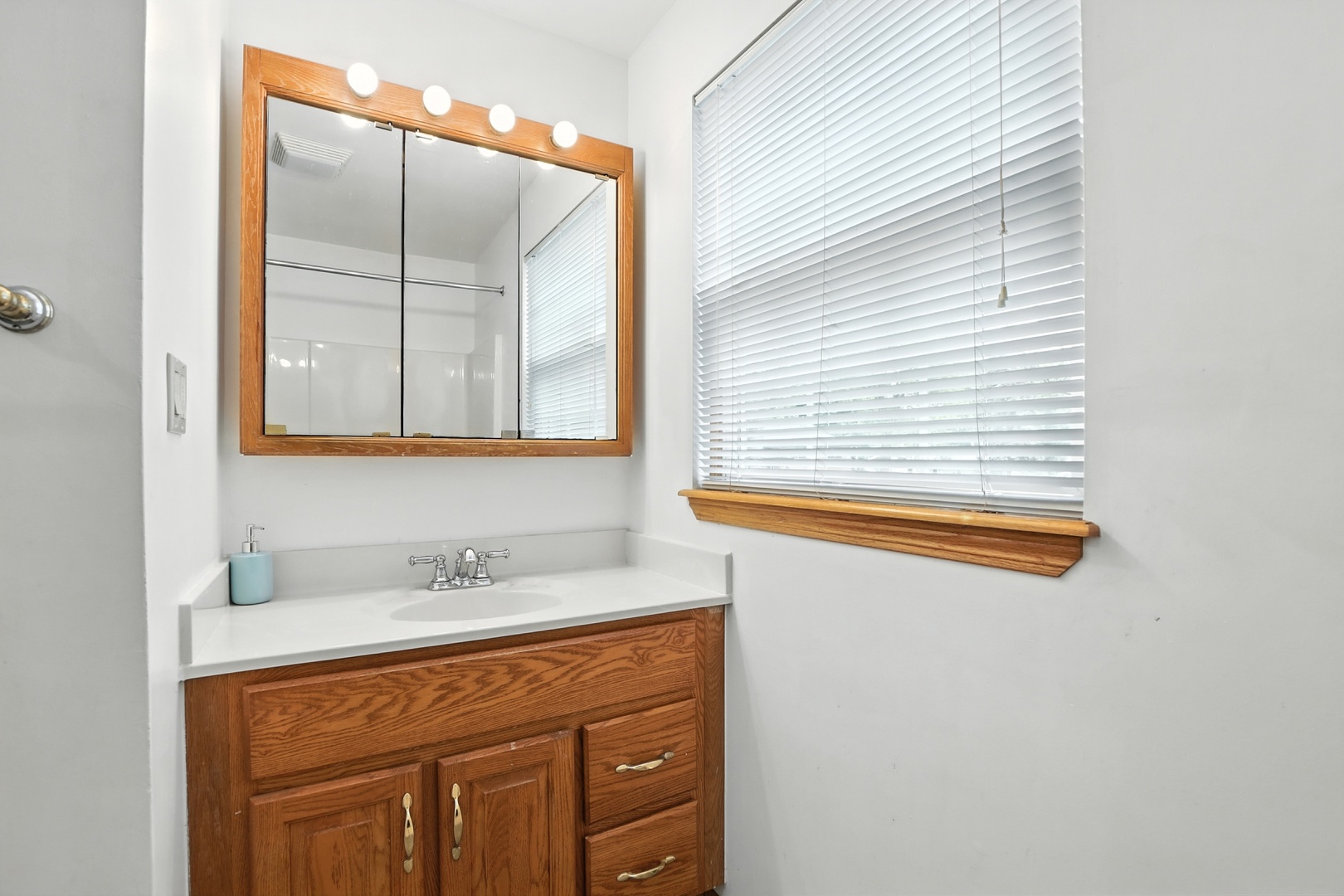 1401 20th Street, Zion, IL 60099
