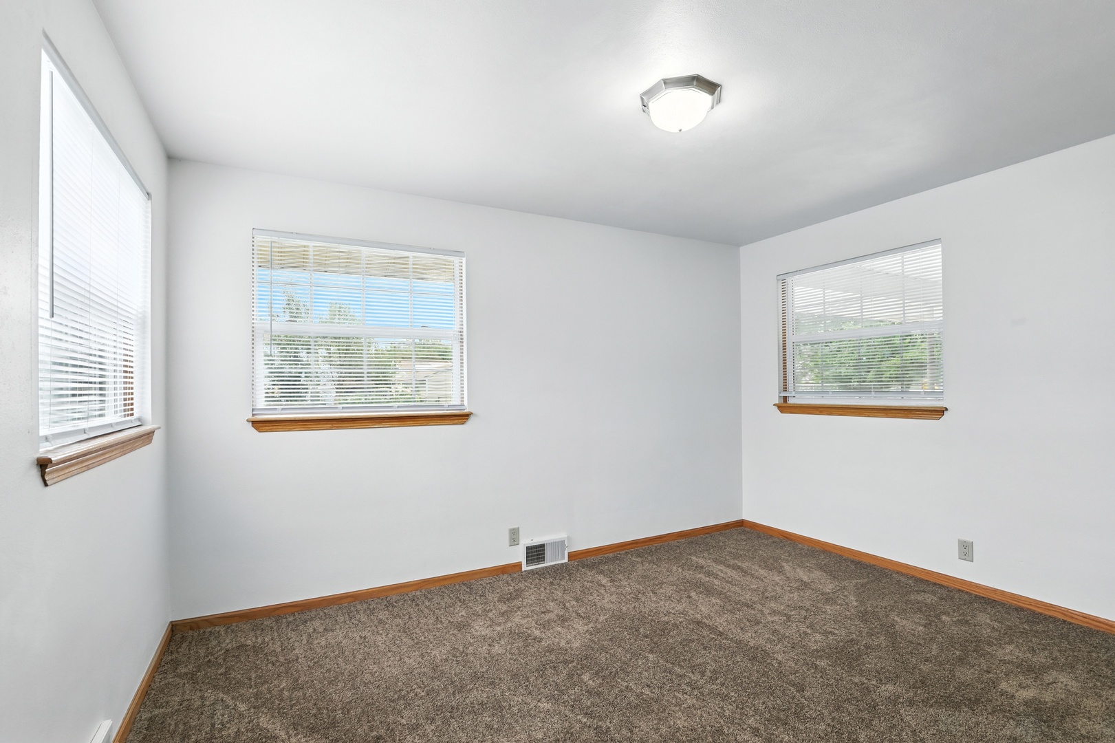 1401 20th Street, Zion, IL 60099