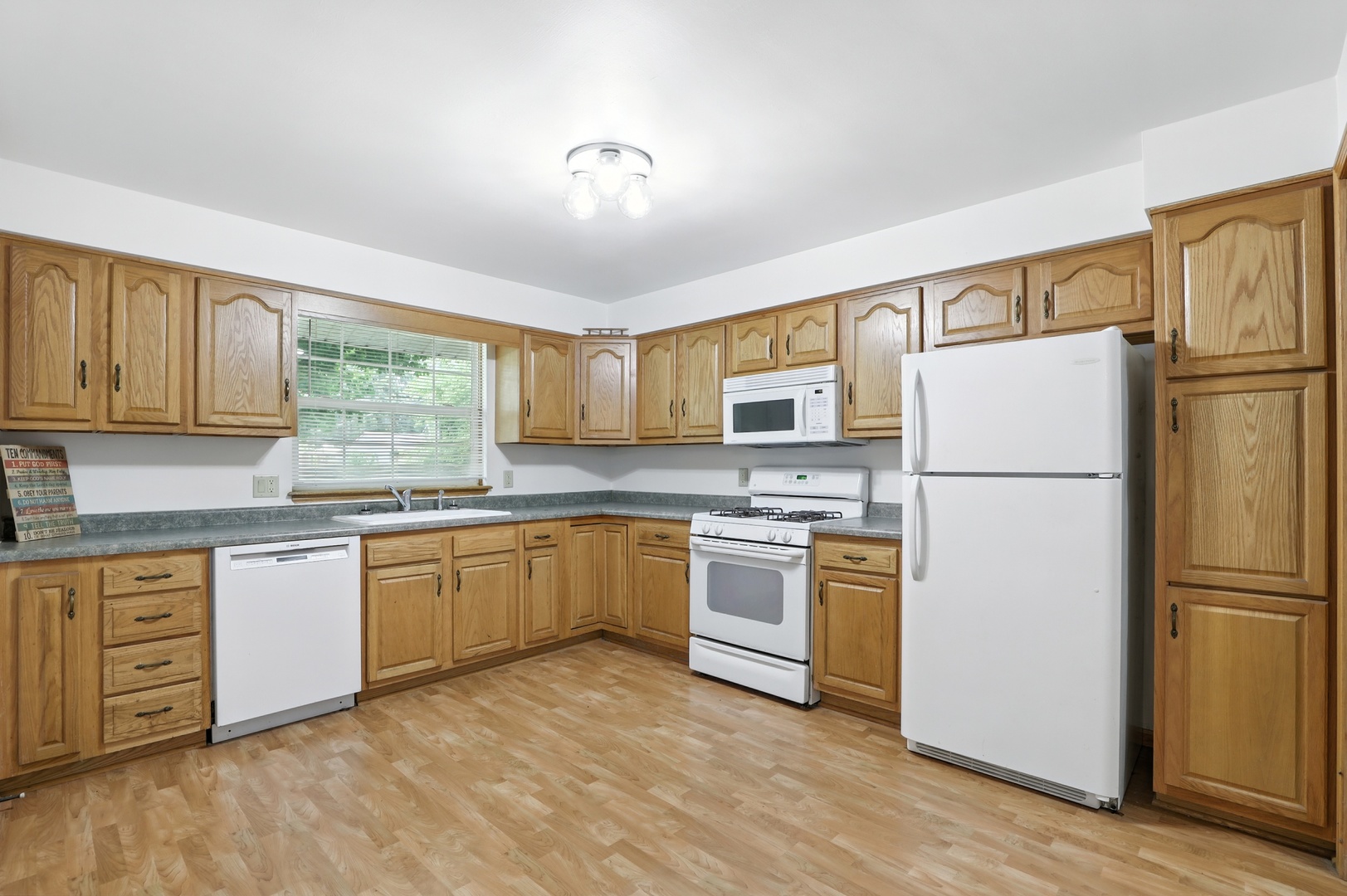 1401 20th Street, Zion, IL 60099