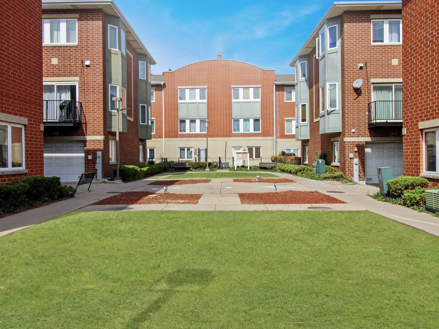 2409 W 32nd Place, Chicago, IL 60608