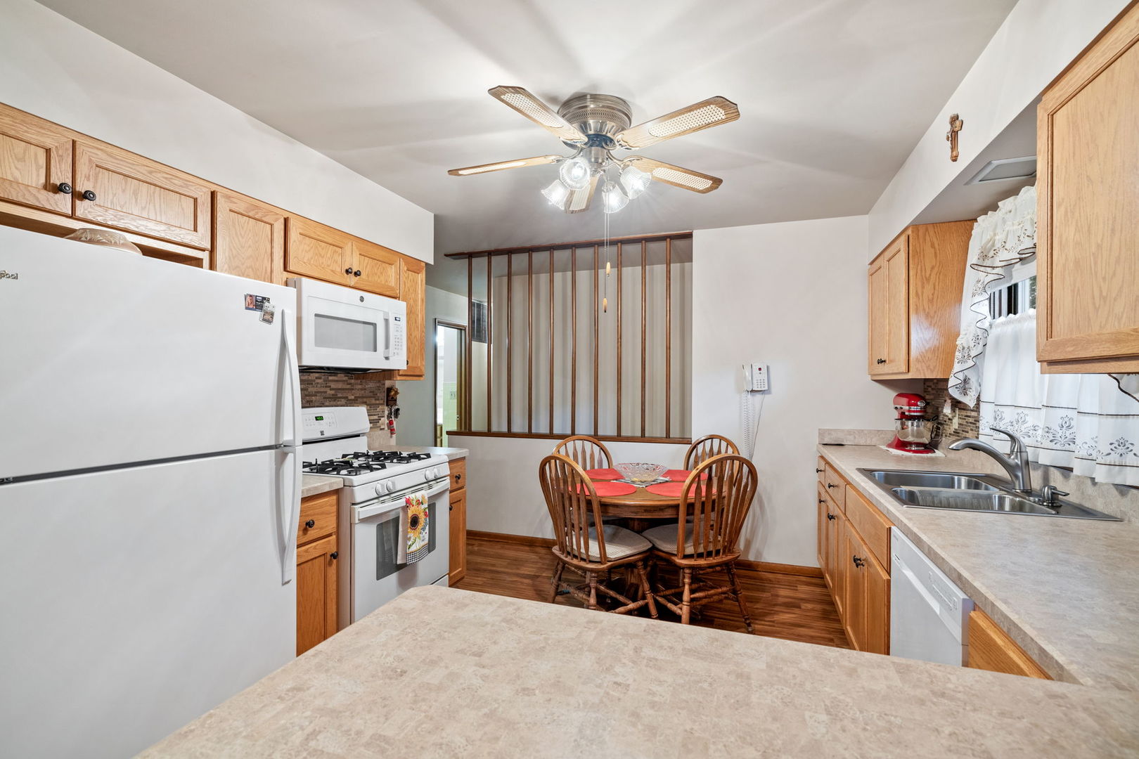 927 Putnam Drive, Lockport, IL 60441