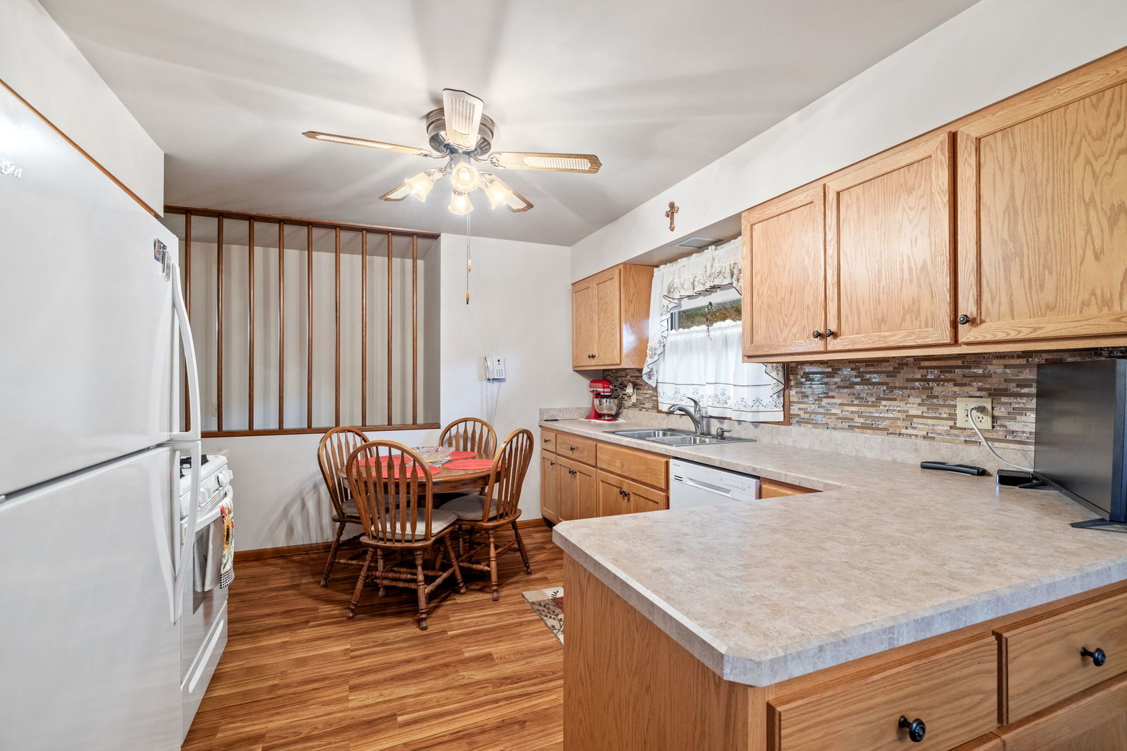 927 Putnam Drive, Lockport, IL 60441