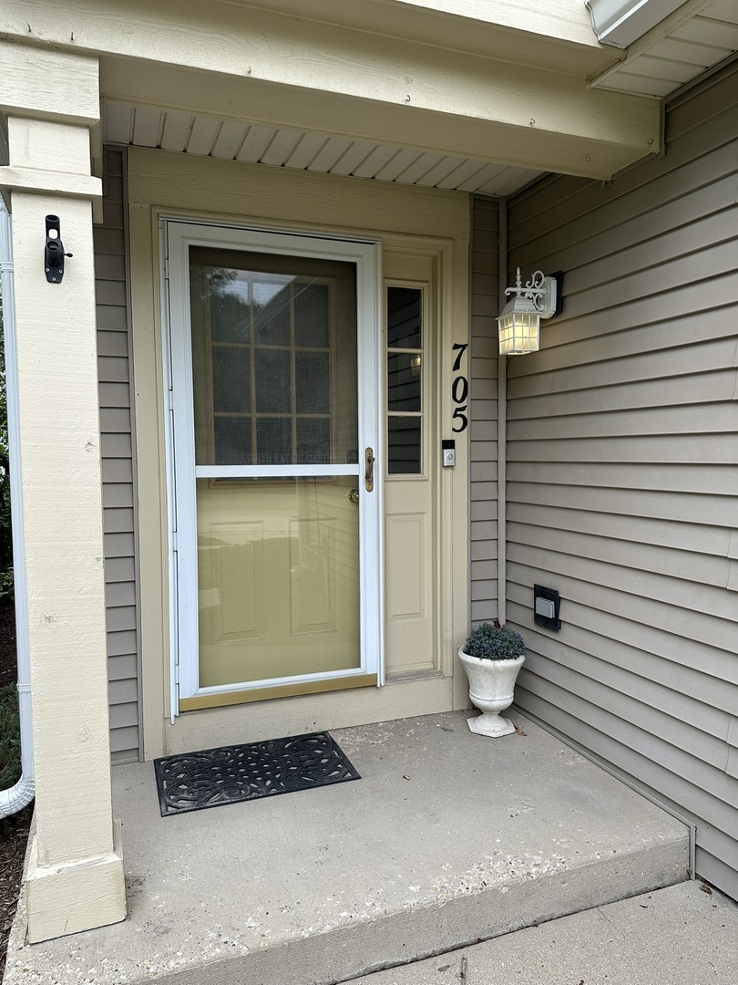 705 Littleton Trail, Elgin, IL 60120