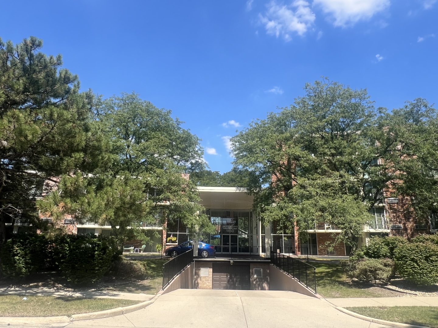 1150 E Jackson Street #1C, Lombard, IL 60148