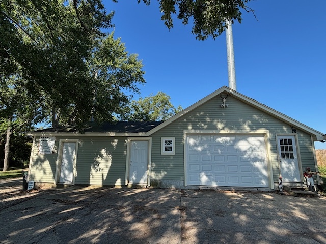 43220 N Deep Lake Road, Antioch, IL 60002