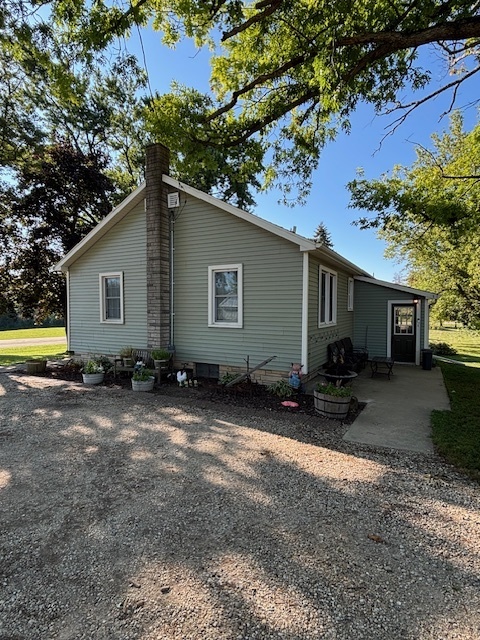 43220 N Deep Lake Road, Antioch, IL 60002