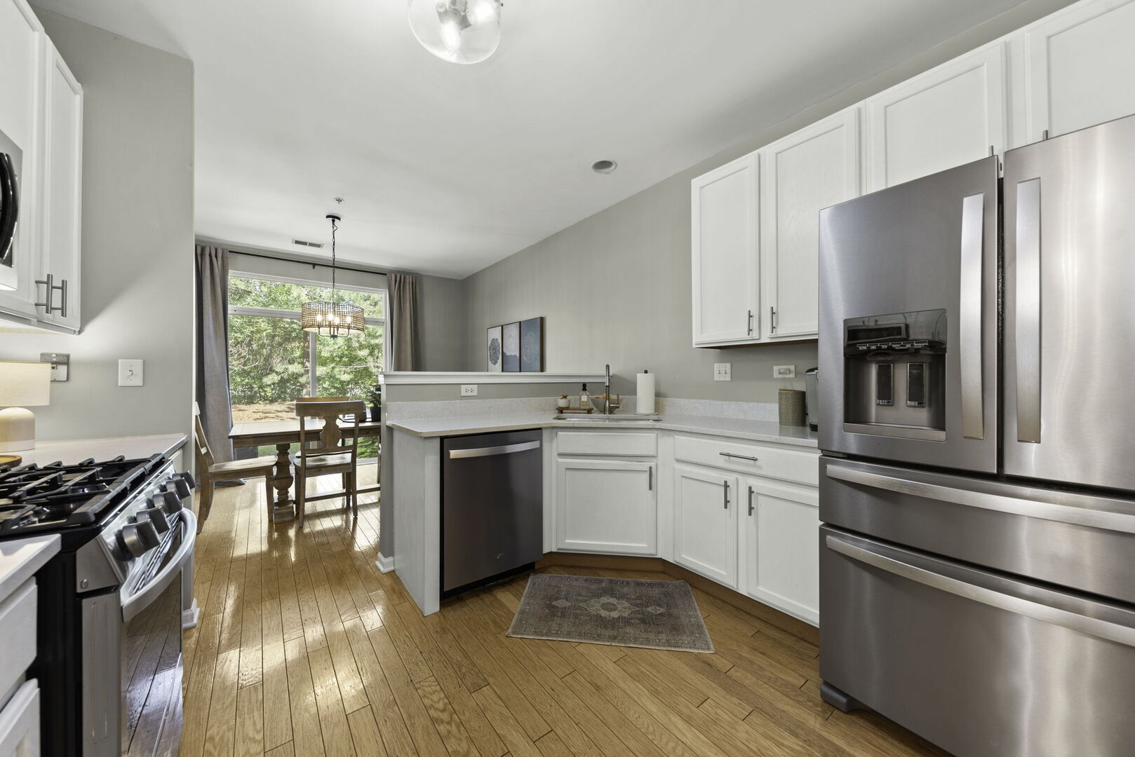 130 Tanglewood Drive, Glen Ellyn, IL 60137