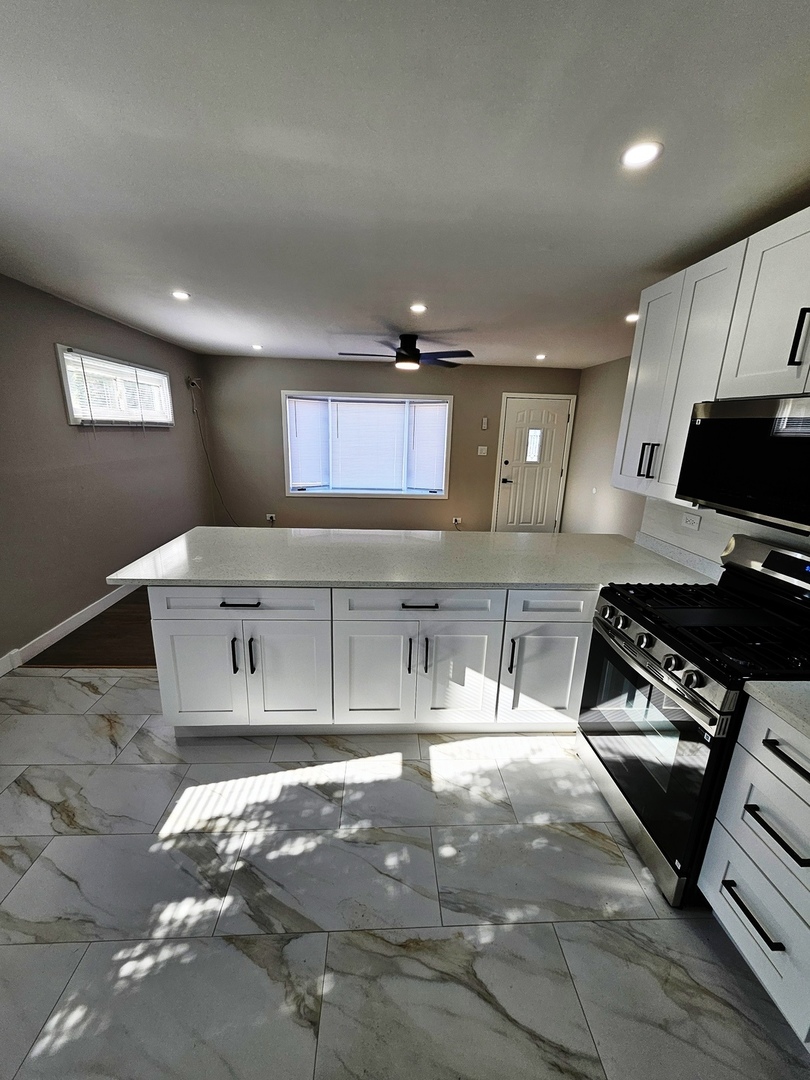 1129 Campbell Avenue, Wheaton, IL 60187