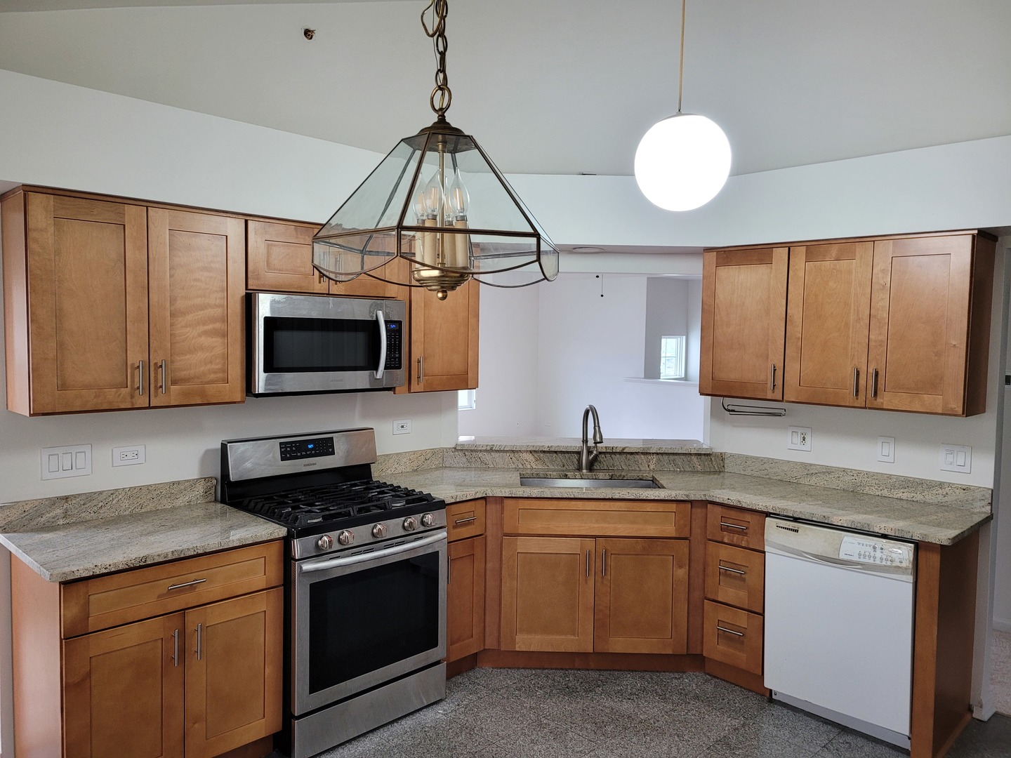 175 Arboretum Drive, Lombard, IL 60148